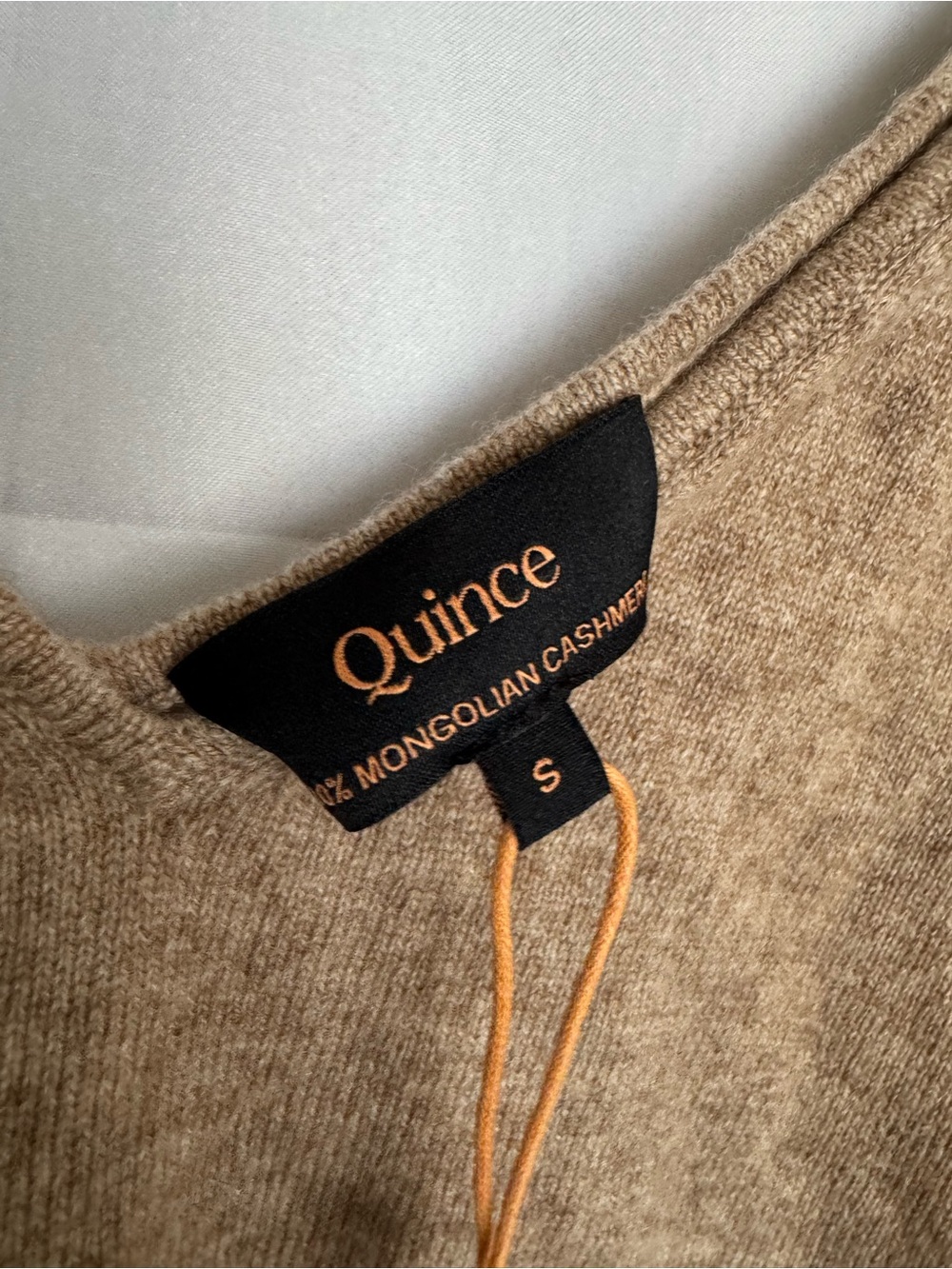 Quince Beige V-Neck Cashmere Cropped Knit Top Size Small - Picture 3 of 4